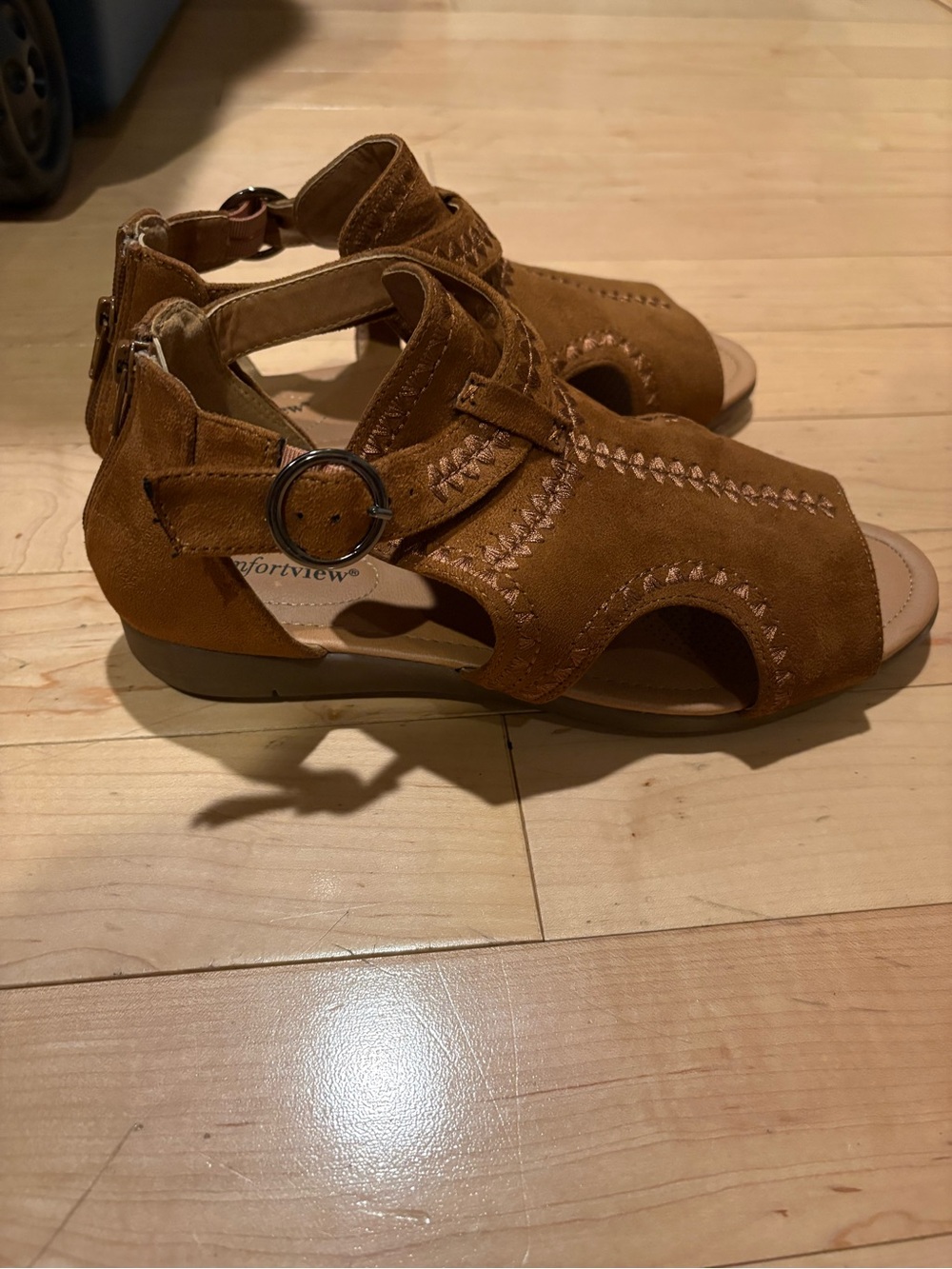 comfortview Women's Brown Suede Open-Toe Sandals with Buckle